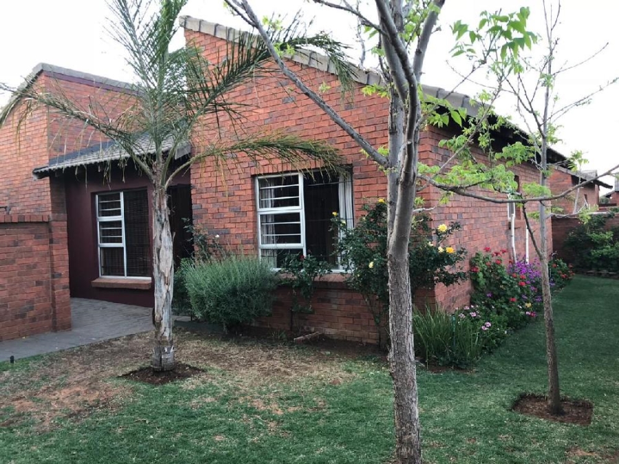 To Let 3 Bedroom Property for Rent in Pentagon Park Free State